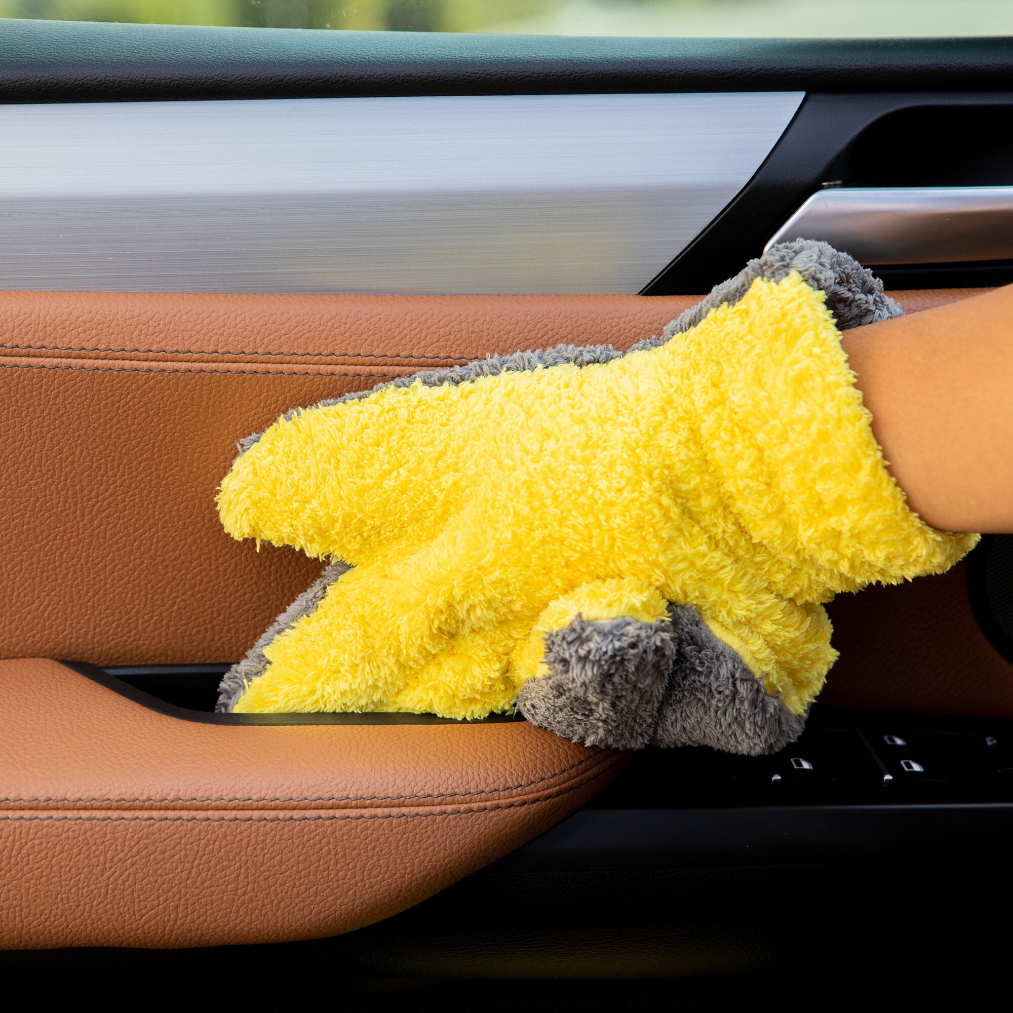 The Stranger Helpful Handy Mitt - Image 15